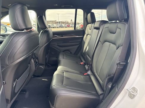 New 2025 Jeep Grand Cherokee Limited image 23