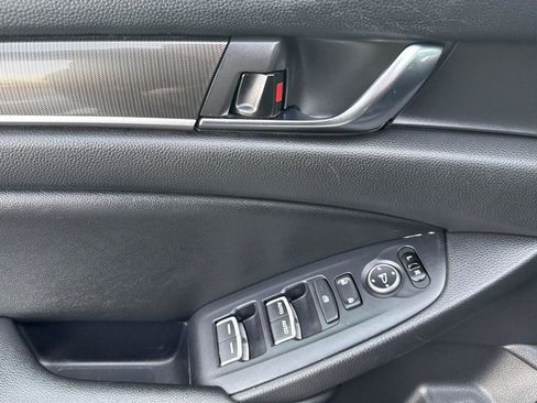 Used 2019 Honda Accord Sport image 5