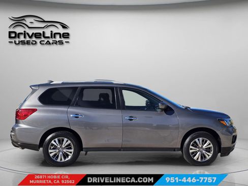 Used 2019 Nissan Pathfinder SV image 14