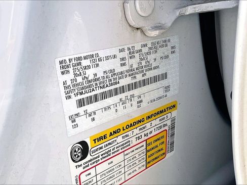 Used 2022 Ford Expedition Limited image 36