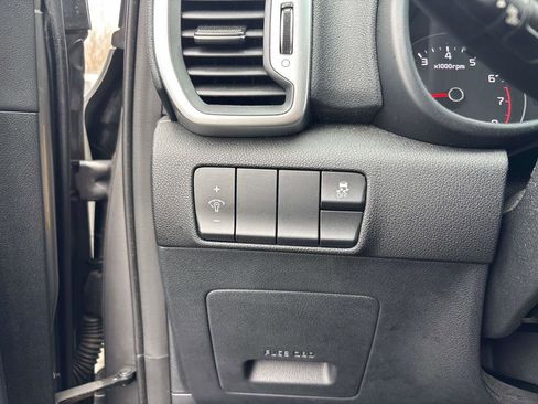 Used 2018 Kia Sportage LX image 28