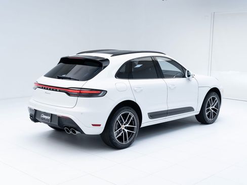 Certified 2026 Porsche Macan AWD/4WD image 9