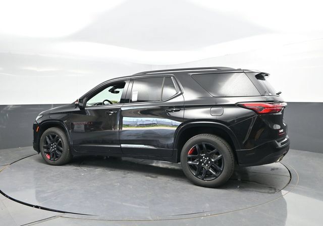 Used 2023 Chevrolet Traverse Premier w/ Redline Edition AWD/4WD image 9