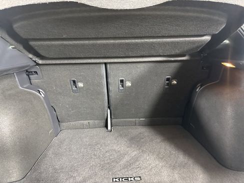 Used 2018 Nissan Kicks SV w/ Exterior Package image 22