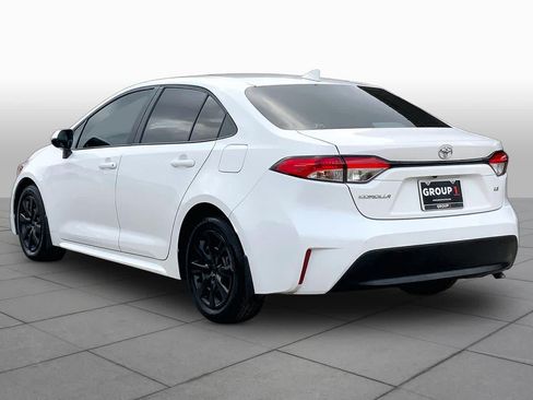 Used 2025 Toyota Corolla LE FWD image 11