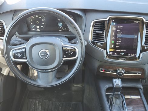 Used 2016 Volvo XC90 T6 Momentum w/ Momentum Plus Package image 27