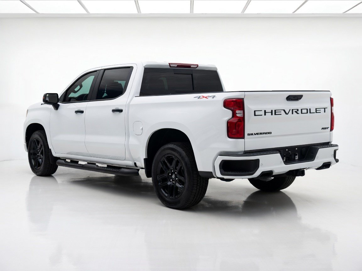 Used 2025 Chevrolet Silverado 1500 RST w/ Redline Edition AWD/4WD image 6