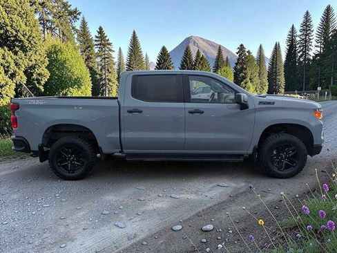 Used 2024 Chevrolet Silverado 1500 Custom Trail Boss w/ LPO, Dark Essentials Package AWD/4WD image 7
