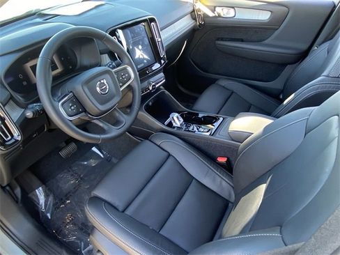 New 2025 Volvo XC40 B5 Plus w/ Protection Package Premier image 19