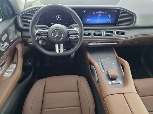 New 2026 Mercedes-Benz GLS 450 4MATIC image 10