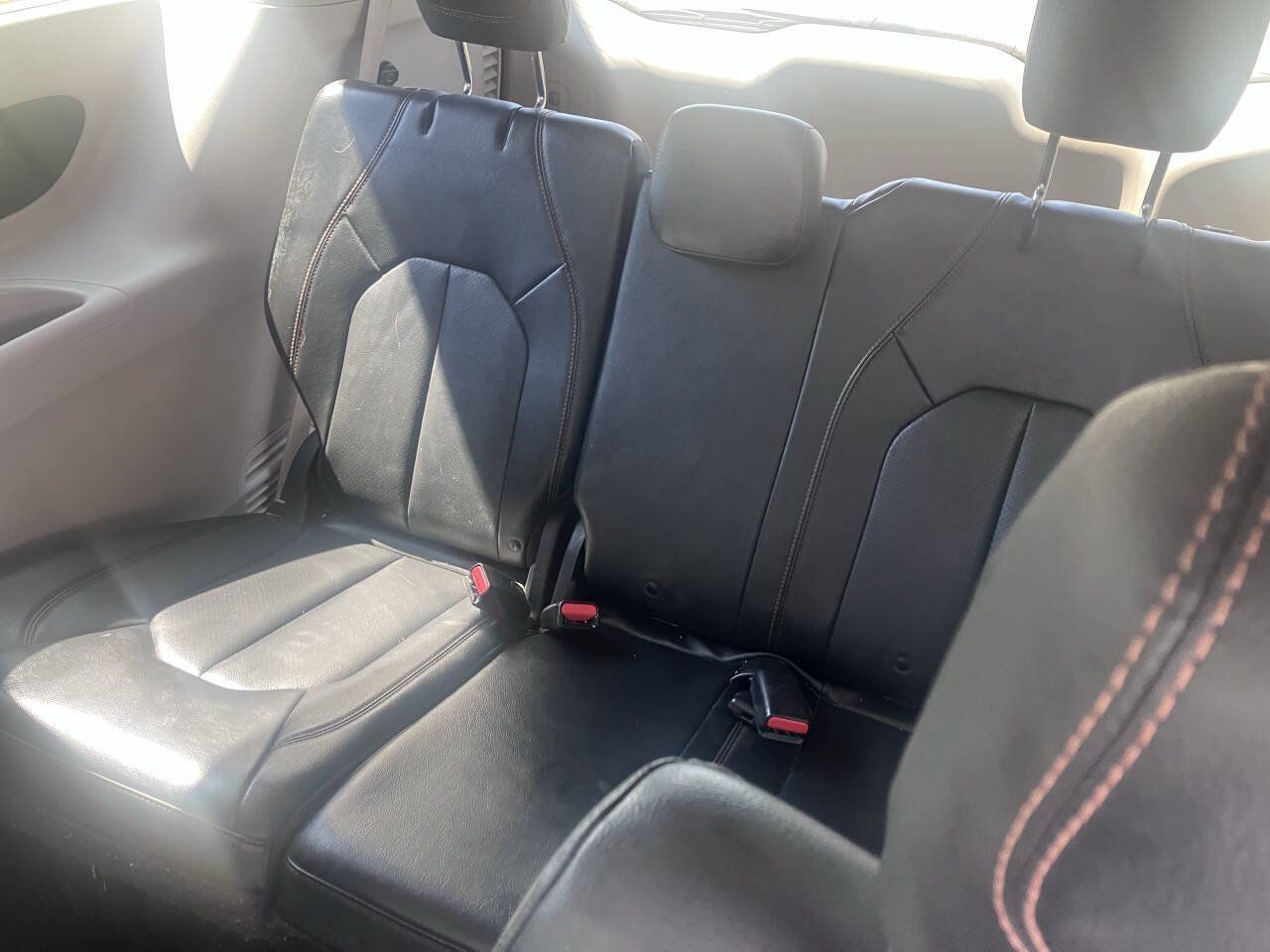 Used 2019 Chrysler Pacifica Touring-L w/ Advanced Safetytec Group FWD image 12