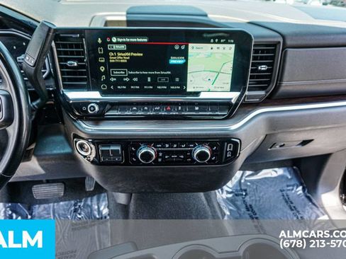 Used 2025 GMC Sierra 1500 SLT AWD/4WD image 39