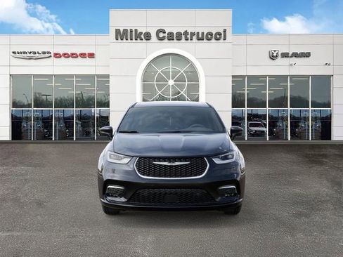 New 2026 Chrysler Pacifica Select image 6