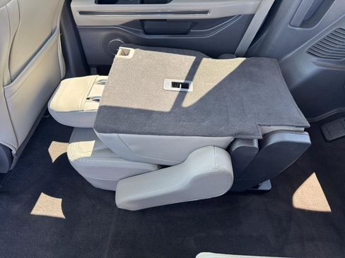 Used 2019 Ford Expedition Limited w/ Equipment Group 301A RWD image 28