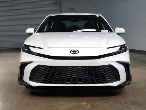 New 2026 Toyota Camry SE FWD image 2