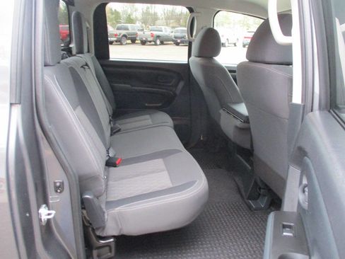 Used 2023 Nissan Titan S image 23