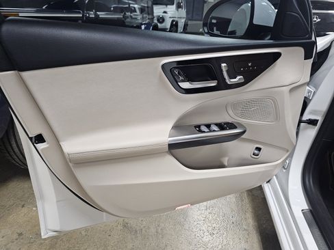 Used 2023 Mercedes-Benz C 300 Sedan image 10