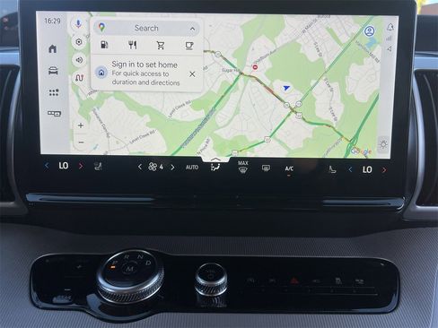 New 2026 Ford Expedition Active image 4