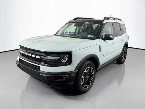 Certified 2023 Ford Bronco Sport Outer Banks w/ Tech Package AWD/4WD image 3