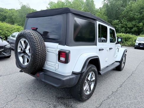 Used 2019 Jeep Wrangler Unlimited Sahara AWD/4WD image 6