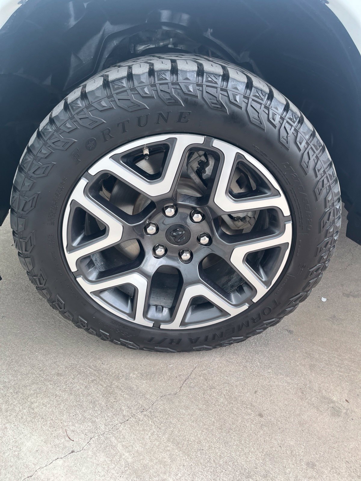 Used 2025 RAM 1500 Laramie AWD/4WD image 27