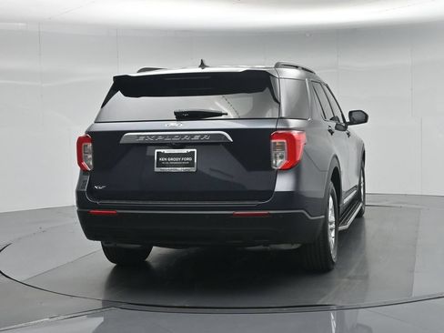 Certified 2022 Ford Explorer XLT RWD image 60
