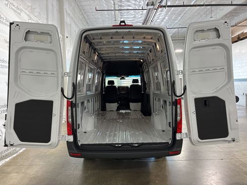 New 2025 Mercedes-Benz Sprinter 2500 image 14