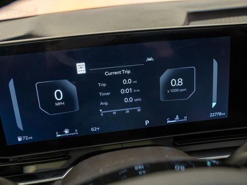 Certified 2025 Kia Carnival SX image 18