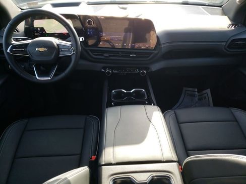 New 2025 Chevrolet Silverado EV LT image 12