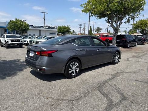 Used 2024 Nissan Altima 2.5 S FWD image 5
