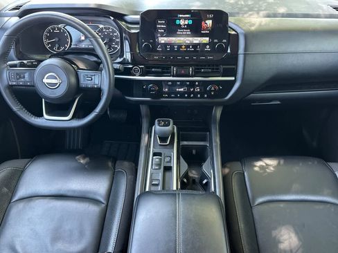 Used 2023 Nissan Pathfinder SL image 4