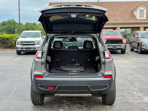 Used 2022 Jeep Cherokee Trailhawk AWD/4WD image 38