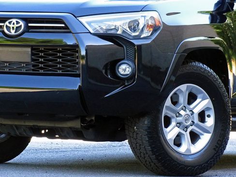 Used 2023 Toyota 4Runner SR5 Premium w/ Moonroof Package RWD image 10