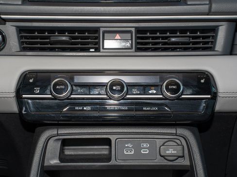 Used 2023 Honda Pilot EX-L image 25