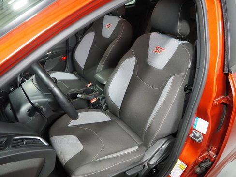 Used 2018 Ford Focus ST image 13