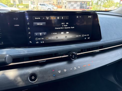 Certified 2023 Nissan Ariya AWD/4WD image 19