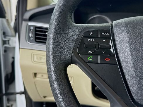 Used 2016 Hyundai Sonata SE image 19