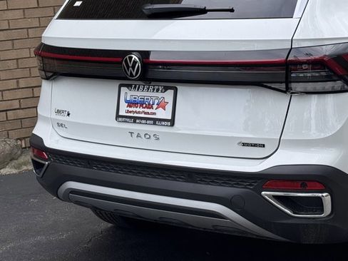 New 2025 Volkswagen Taos SEL image 53