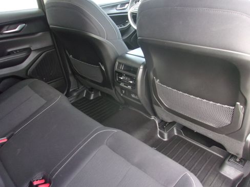 Used 2023 Jeep Grand Cherokee Laredo w/ Luxury Tech Group I AWD/4WD image 14