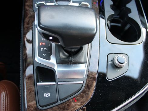 Used 2019 Audi Q7 3.0T Prestige image 31