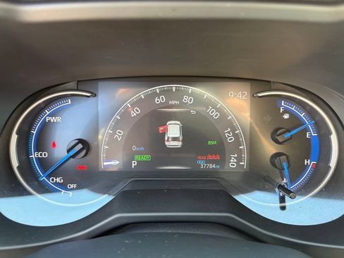 Certified 2023 Toyota RAV4 LE AWD/4WD image 28