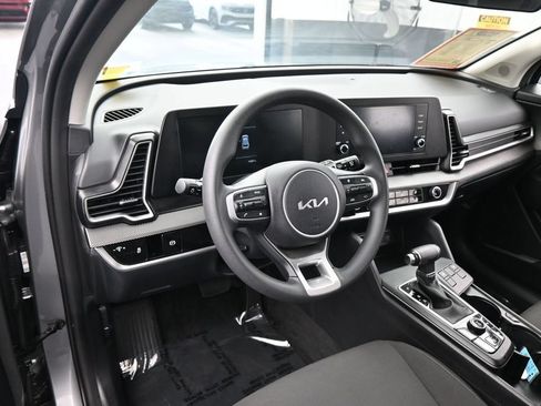 Used 2024 Kia Sportage LX AWD/4WD image 11