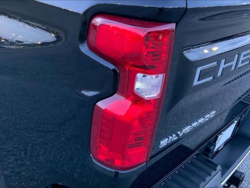 Used 2024 Chevrolet Silverado 1500 LT w/ Convenience Package II image 27