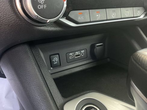 Used 2025 Nissan Sentra SV FWD image 21