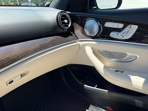 Used 2019 Mercedes-Benz E 300 image 28