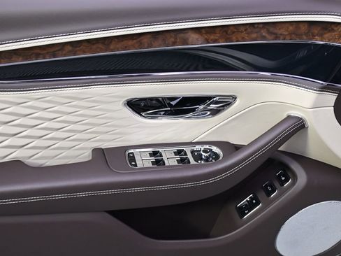 New 2026 Bentley Flying Spur Plug-In Hybrid image 26