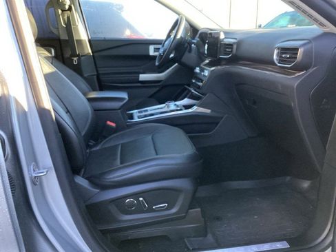 Used 2020 Ford Explorer Limited w/ Class III Trailer Tow Package image 8