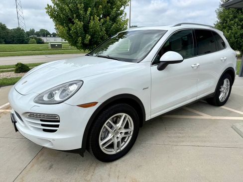 Used 2013 Porsche Cayenne Diesel AWD/4WD image 2