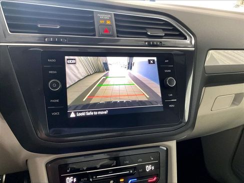 Certified 2023 Volkswagen Tiguan SE R-Line AWD/4WD image 19
