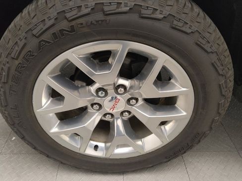 Used 2018 GMC Sierra 1500 SLT w/ SLT Premium Package image 31